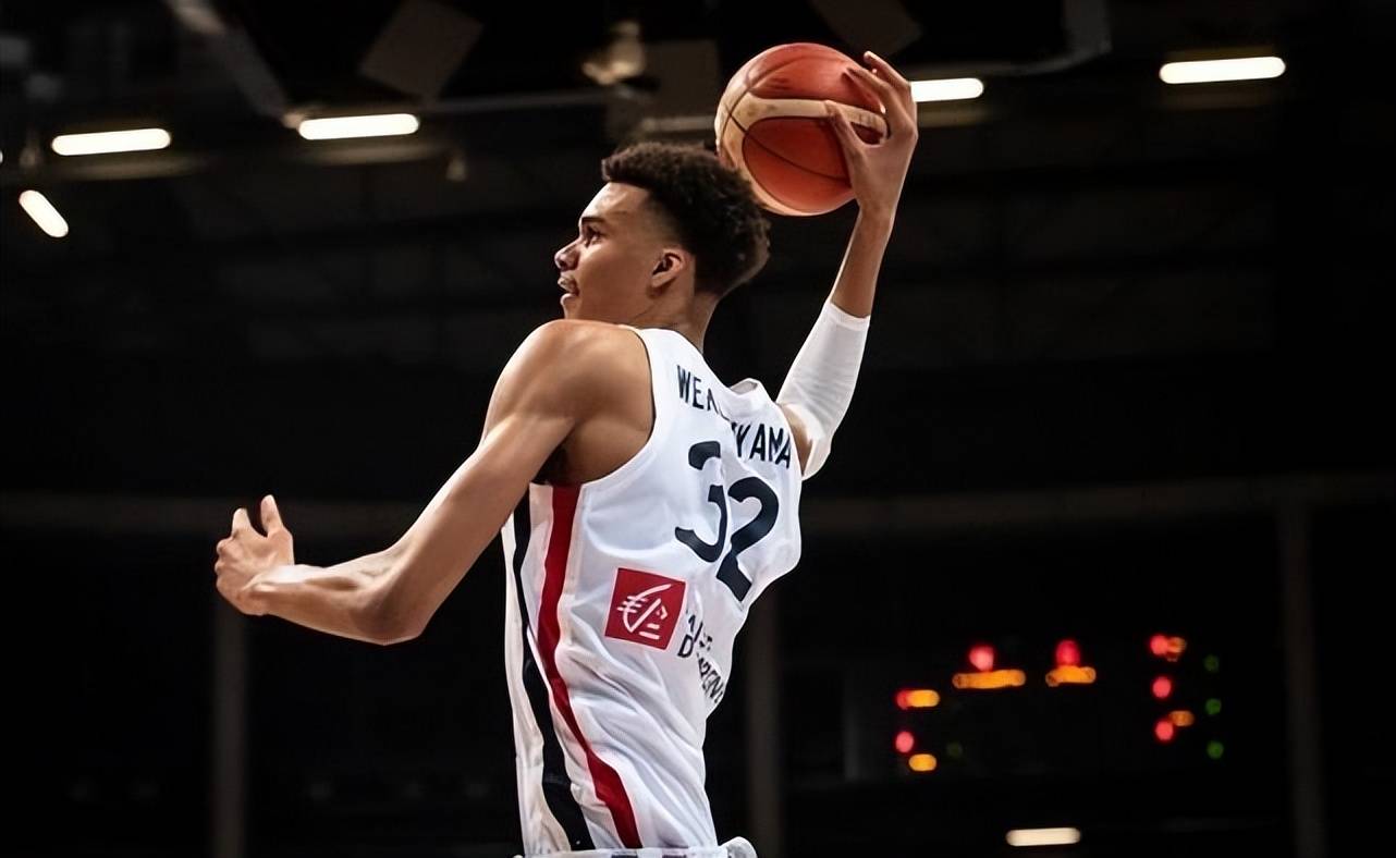 CBA常规赛加时末段走向成谜，奥兰多魔术迎来里程碑，悬念犹存，身体对抗强度拉满的简单介绍