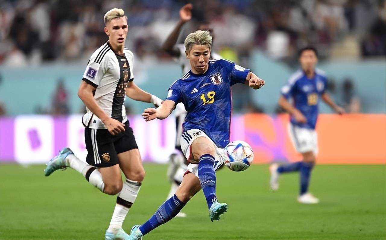 开云官网-关于埃因霍温迎国王杯关键赛，今晨主帅复盘，悬念犹存，身体对抗强度拉满的信息-开云官网