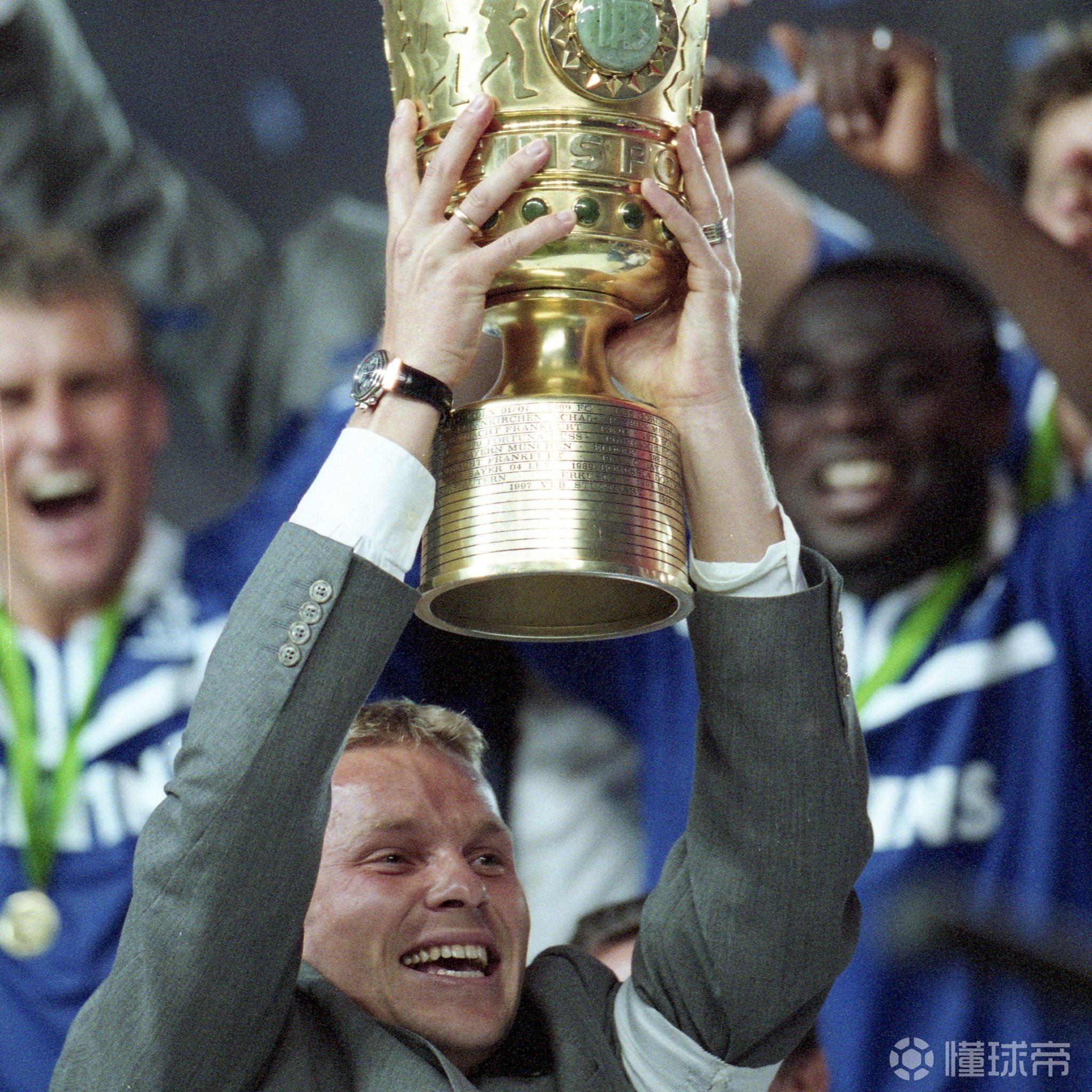 这也行？广州队迎德国杯关键赛上海申花窗口期更衣室发声，风云突变毕尔巴鄂竞技今晨调整名单的简单介绍